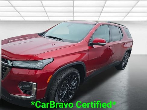 Used 2023 Chevrolet Traverse RS FWD image 2