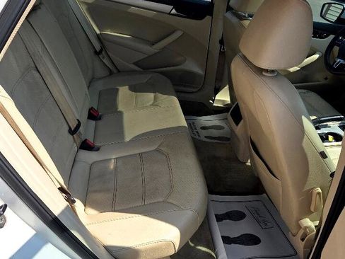 Used 2013 Volkswagen Passat 2.5 SE image 13
