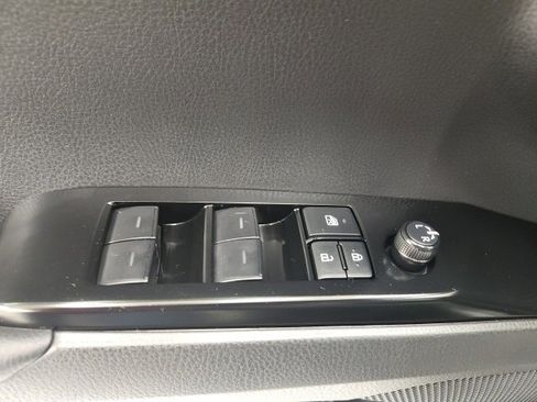 Used 2025 Toyota Camry SE image 48