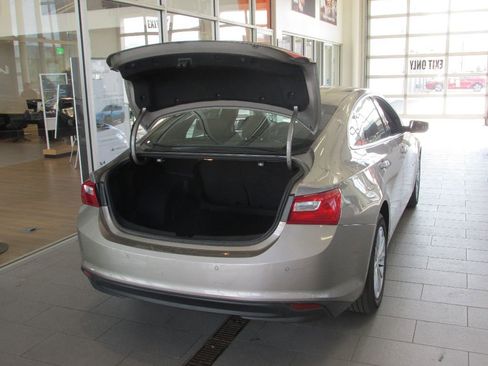 Used 2024 Chevrolet Malibu LT image 32