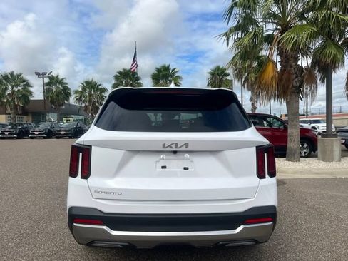 New 2026 Kia Sorento S w/ S Panoramic Sunroof Package FWD image 6