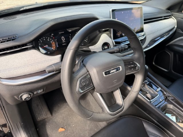 Used 2024 Jeep Compass Latitude AWD/4WD image 14