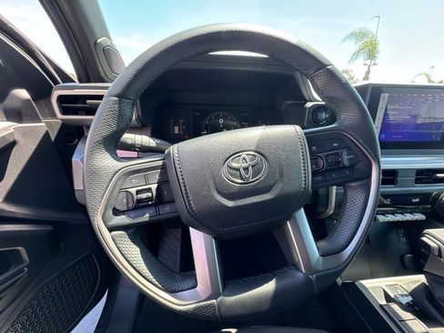 Certified 2024 Toyota Tacoma SR5 w/ SR5 Upgrade Package AWD/4WD image 23