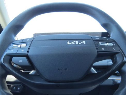Used 2025 Kia K4 FWD image 13