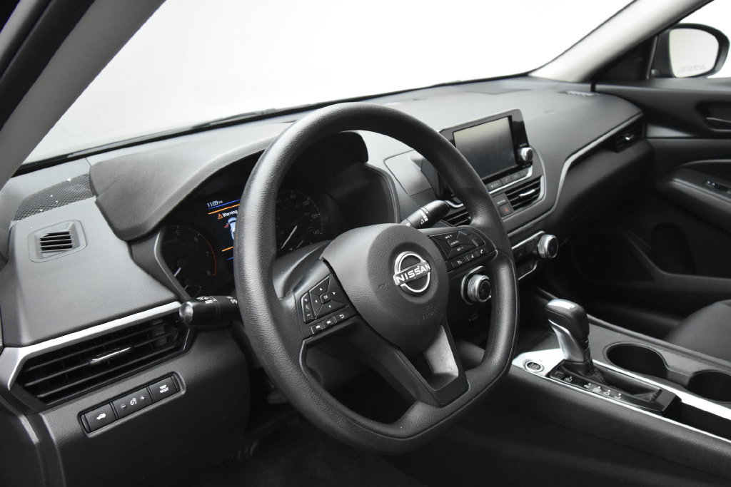 Used 2024 Nissan Altima 2.5 S FWD image 12