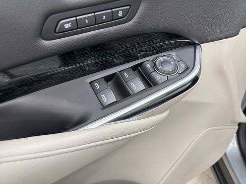 Used 2023 Cadillac XT4 Premium Luxury FWD image 12