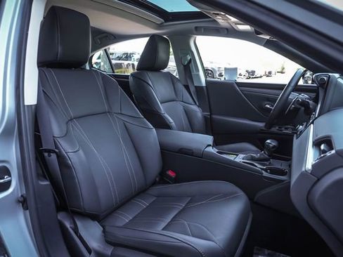 Certified 2025 Lexus ES 300h w/ Luxury Package FWD image 24