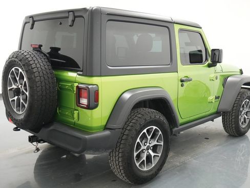 Used 2025 Jeep Wrangler Sport AWD/4WD image 9