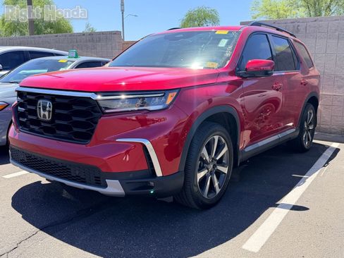Used 2024 Honda Pilot Touring image 2