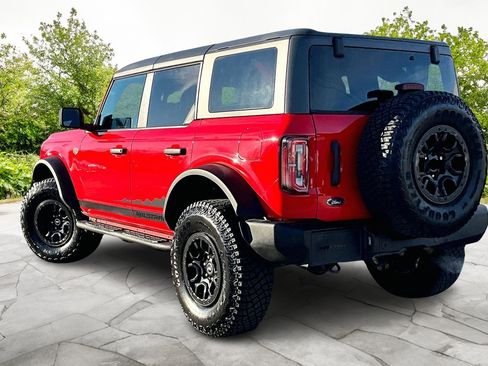 Used 2022 Ford Bronco Wildtrak image 2