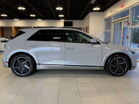Used 2025 Hyundai Ioniq 5 Limited AWD/4WD image 15