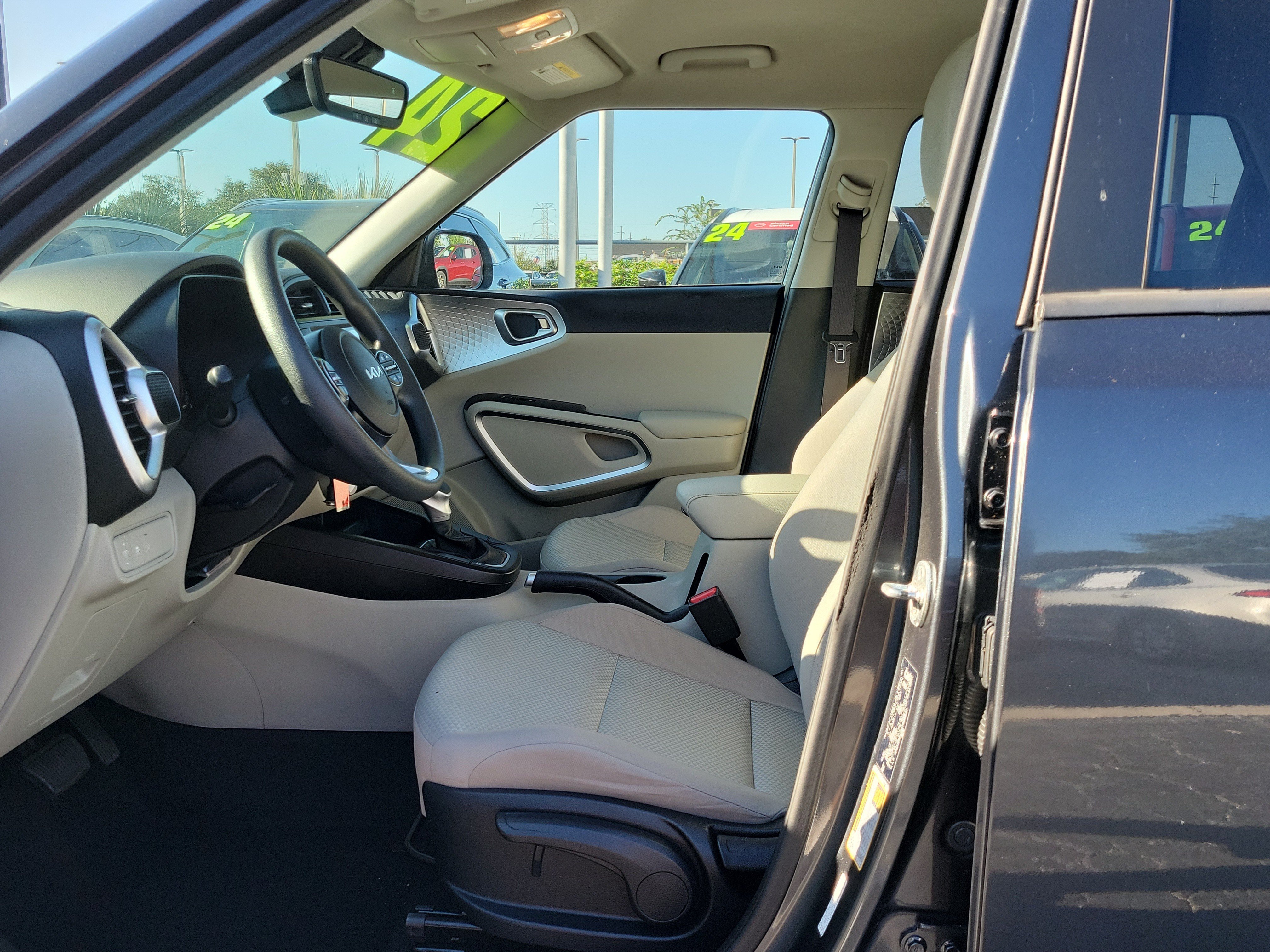 Used 2024 Kia Soul LX FWD image 18