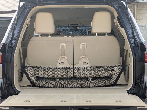 Used 2016 Lexus LX 570 4WD image 24