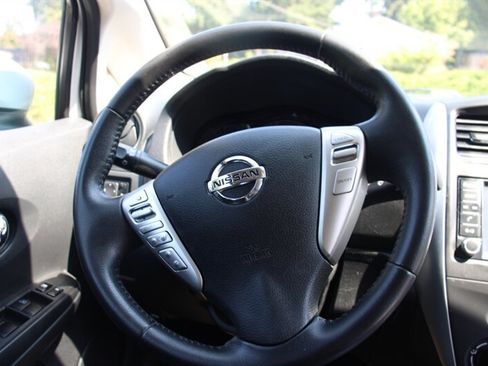 Used 2019 Nissan Versa Note SV FWD image 17