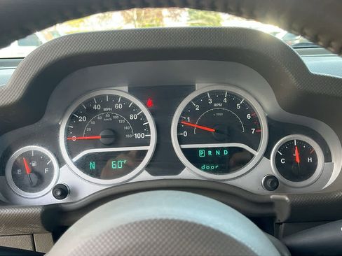 Used 2007 Jeep Wrangler Unlimited Sahara AWD/4WD image 12