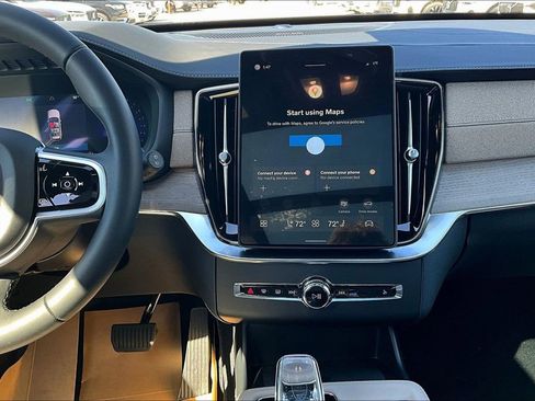 New 2026 Volvo XC90 B6 Plus w/ Protection Package Premier image 18