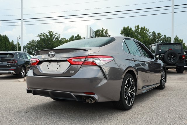 Used 2018 Toyota Camry SE FWD image 6