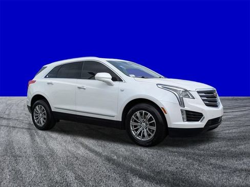 Used 2018 Cadillac XT5 Luxury w/ Driver Awareness Package FWD image 2