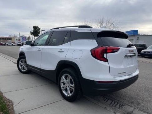 Used 2018 GMC Terrain SLE w/ Driver Convenience Package AWD/4WD image 2
