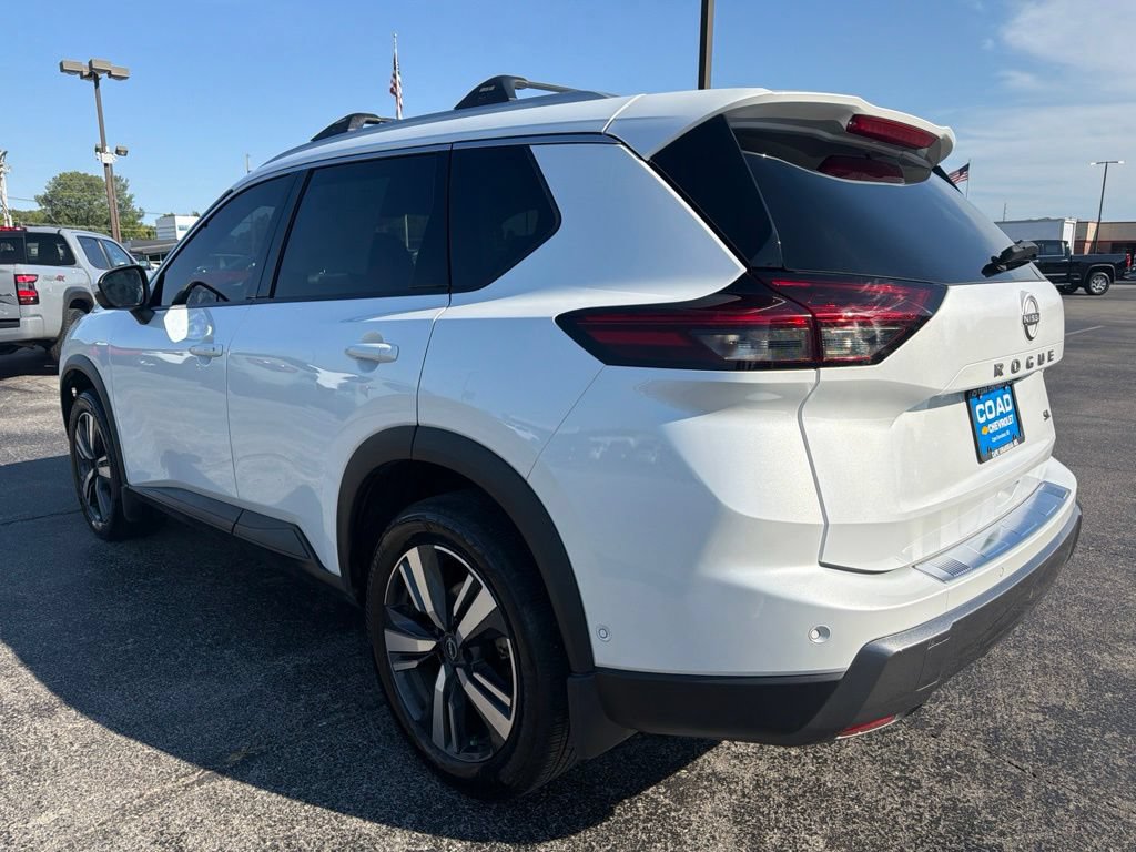 Used 2024 Nissan Rogue SL w/ SL Premium Package FWD image 5