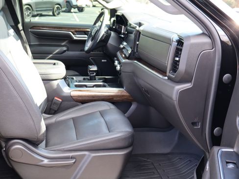 Used 2022 GMC Sierra 1500 Elevation w/ Elevation Premium Package AWD/4WD image 27