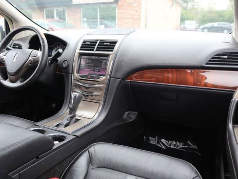 Used 2014 Lincoln MKX AWD w/ Equipment Group 102A image 11