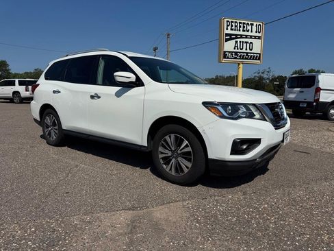 Used 2017 Nissan Pathfinder SV AWD/4WD image 2