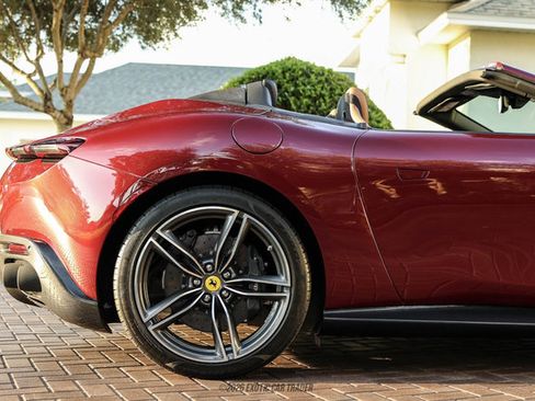 Used 2025 Ferrari Roma Spider RWD image 8
