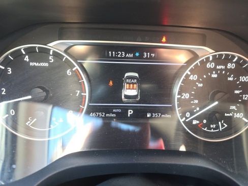 Used 2023 Nissan Rogue S image 15