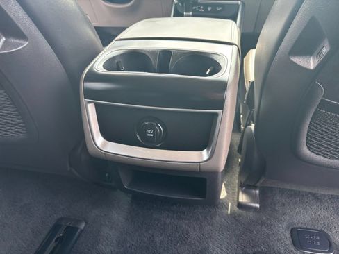 Used 2026 Kia Carnival FWD image 23