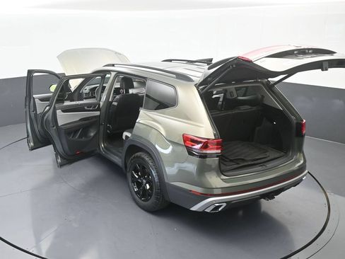 Used 2024 Volkswagen Atlas Peak Edition SE AWD/4WD image 69