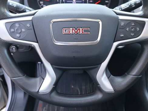 Used 2022 GMC Terrain SLE w/ Driver Convenience Package FWD image 11