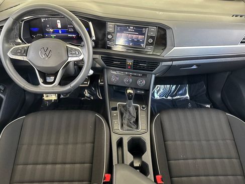 Used 2024 Volkswagen Jetta Sport image 27