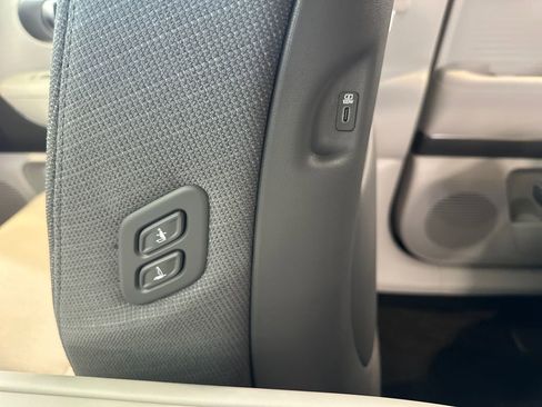 New 2026 Hyundai Ioniq 9 SE AWD/4WD image 46