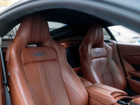 Used 2020 Aston Martin V8 Vantage Coupe image 66