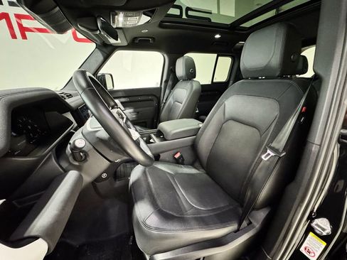 Used 2023 Land Rover Defender 110 X-Dynamic SE image 12