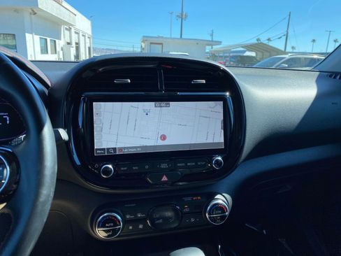 Used 2023 Kia Soul GT-Line image 17