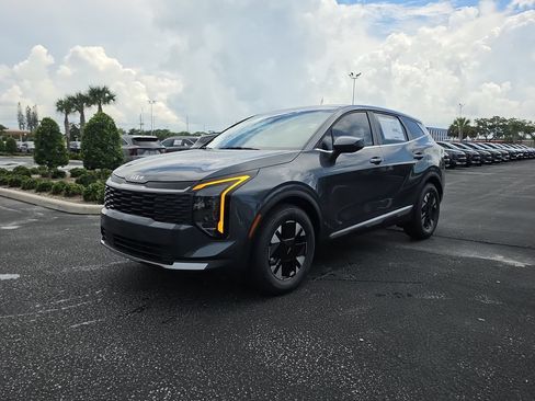New 2027 Kia Sportage LX FWD image 4