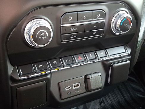 Used 2024 GMC Sierra 1500 Pro w/ Convenience Package image 18