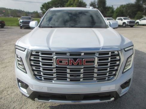 New 2026 GMC Yukon Denali w/ Sun & Power Step Package AWD/4WD image 10