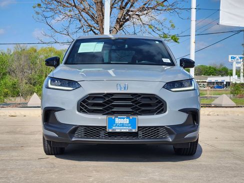 Certified 2025 Honda HR-V Sport image 2