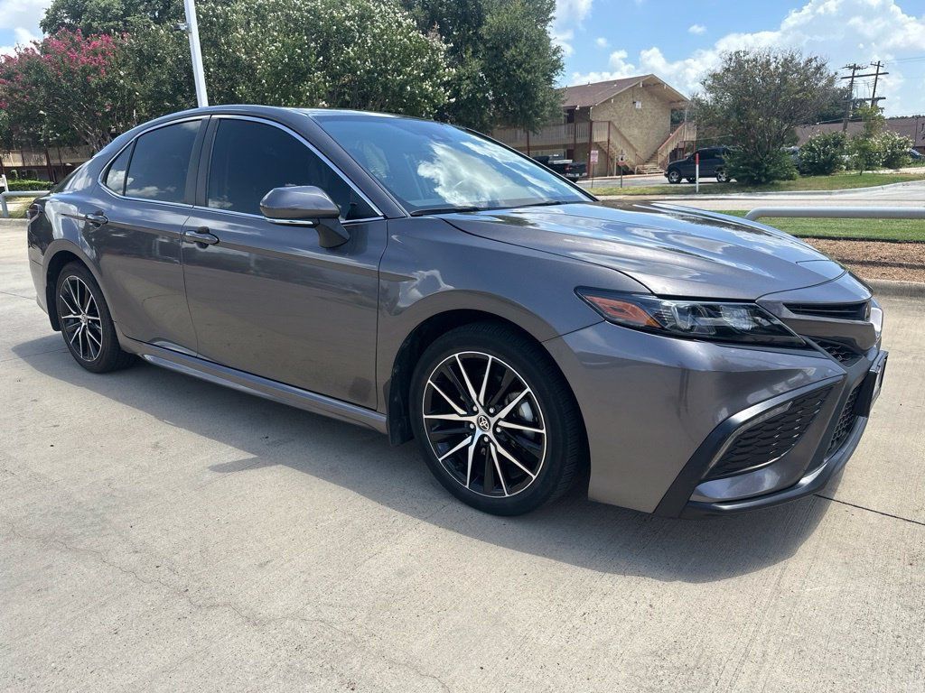 Used 2024 Toyota Camry SE FWD image 14