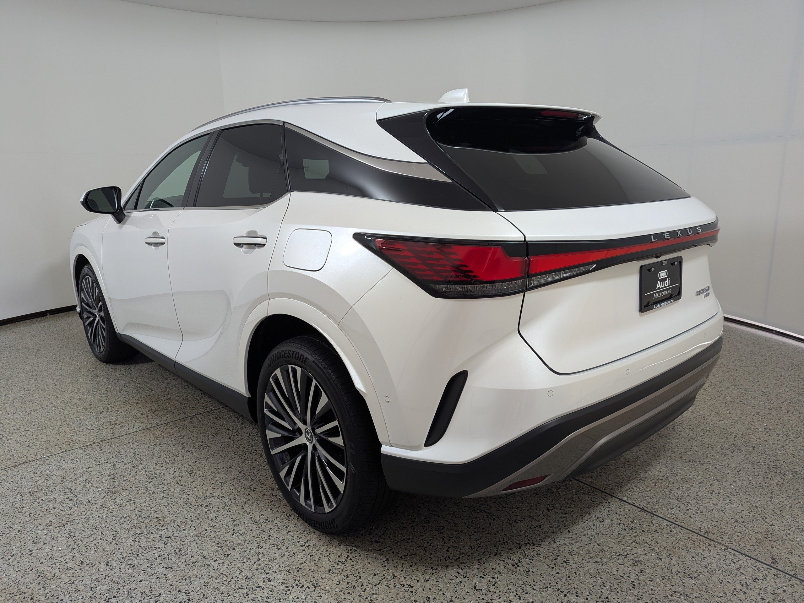 Used 2023 Lexus RX 350 Premium Plus w/ Cold Area Package AWD/4WD image 5