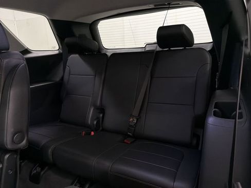 Used 2020 Chevrolet Traverse LT image 17