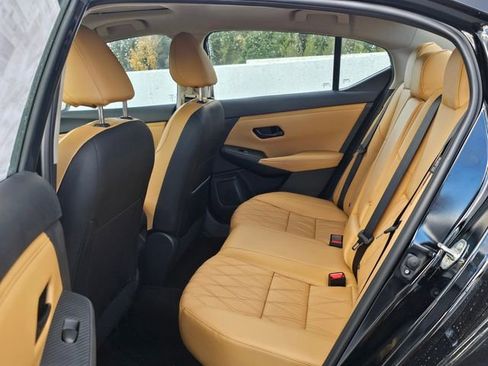 Used 2025 Nissan Sentra SV w/ SV Premium Package image 17