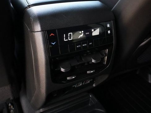 Used 2025 Jeep Grand Cherokee L Altitude AWD/4WD image 21
