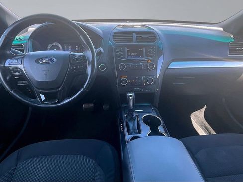 Used 2016 Ford Explorer XLT FWD image 16
