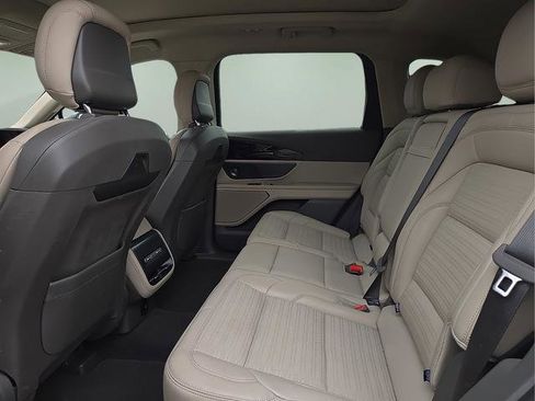 Used 2025 Lincoln Nautilus Reserve AWD/4WD image 16