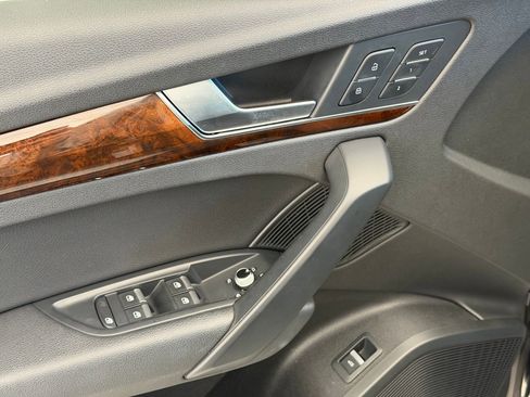 Used 2018 Audi Q5 2.0T Premium Plus w/ Premium Plus Package image 24