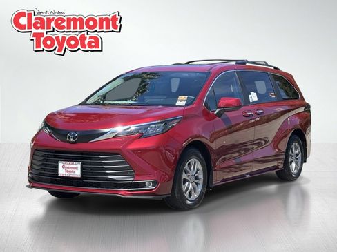 New 2026 Toyota Sienna XLE FWD image 1